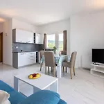 Bezauberndes Mit Einzigartigem Meerblick, Waschmaschine, Grill Apartman Crikvenica