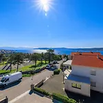 Bezauberndes Mit Einzigartigem Meerblick, Waschmaschine, Grill Crikvenica