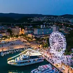 Bezauberndes Mit Einzigartigem Meerblick, Waschmaschine, Grill Apartman Crikvenica