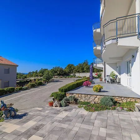 Apartment Bezauberndes Mit Einzigartigem Meerblick, Waschmaschine, Grill