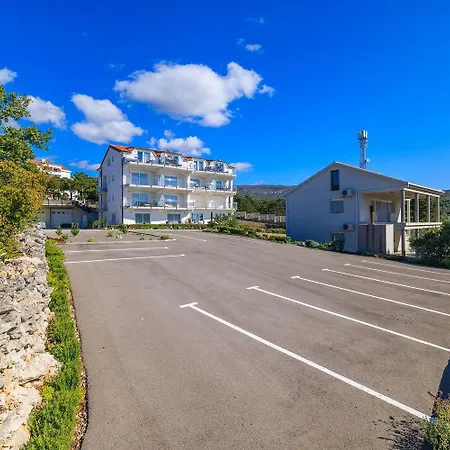 Apartment Bezauberndes Mit Einzigartigem Meerblick, Waschmaschine, Grill